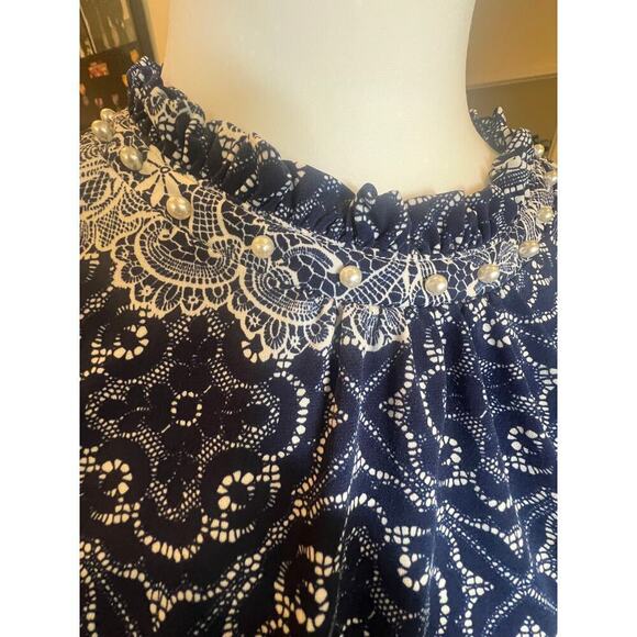 KARL LAGERFELD SLEEVELESS BLUE AND WHITE BLOUSE WOMENS SIZE MEDIUM - Picture 5 of 9